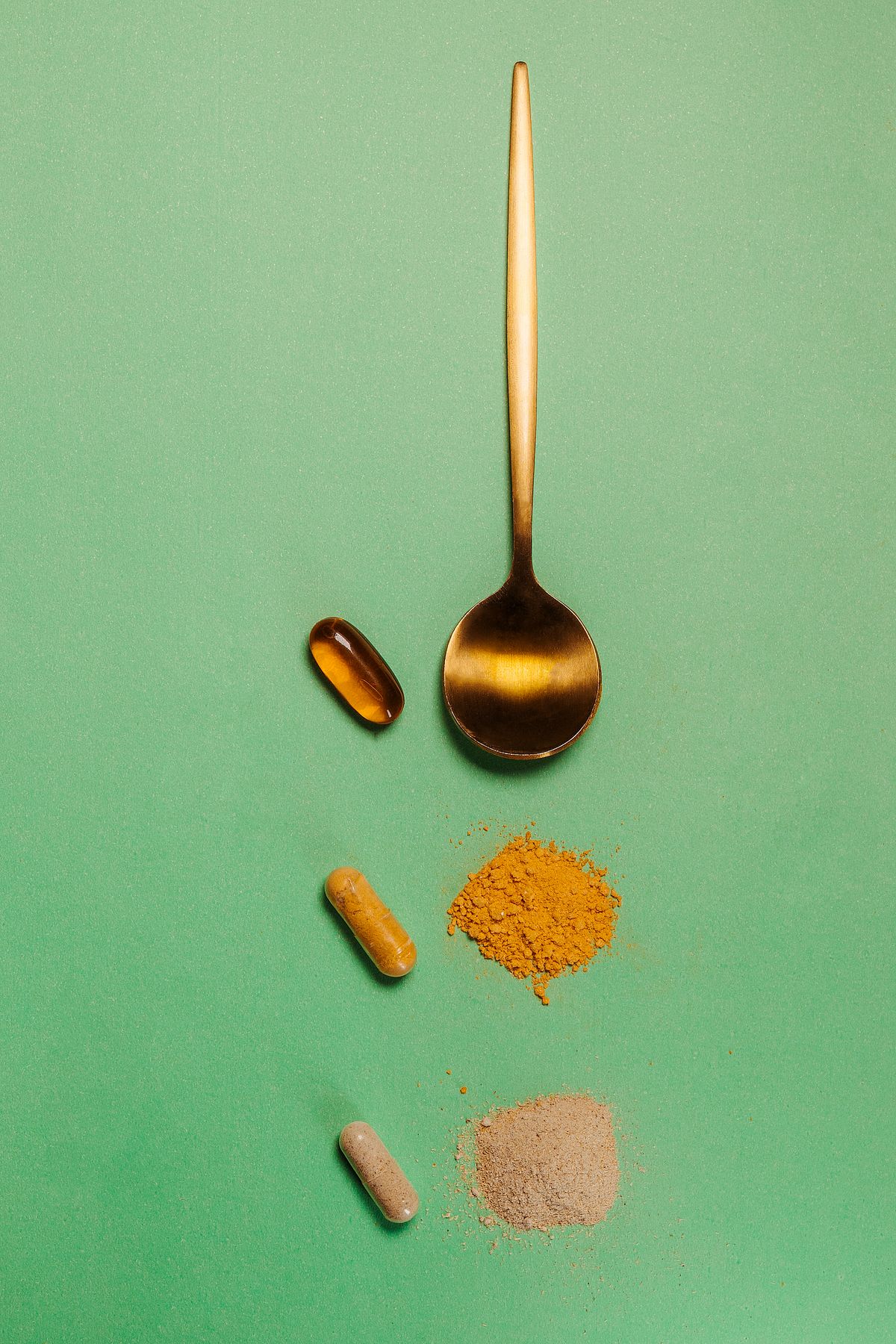 Nahrungsergänzung mit goldenem Löffel